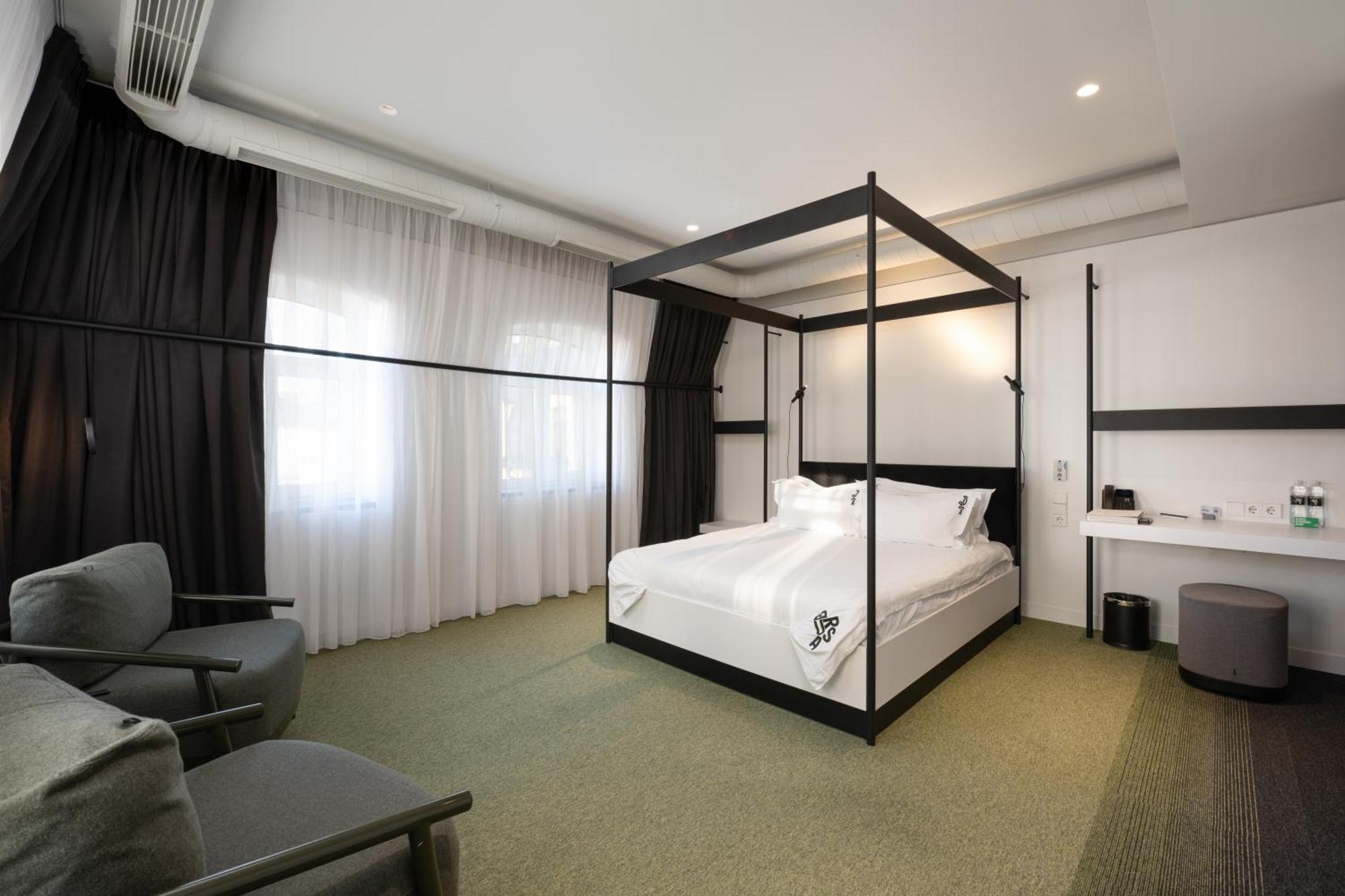Bursa Hotel Kiev Esterno foto